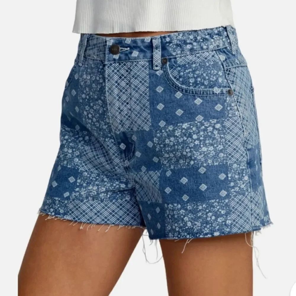 RVCA Pacific Denim Short - Picture 2 of 4